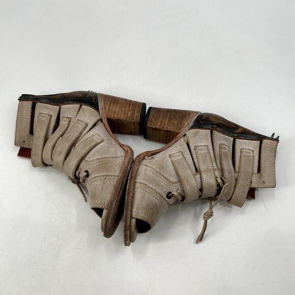 Freebird by Steven 6 Braeden cream Buckle booties - Picture 3 of 7